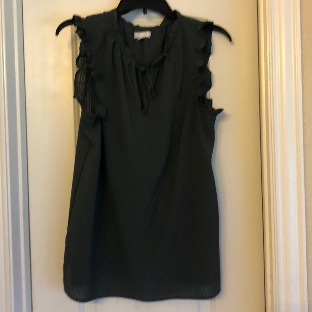 14th and Union green top size M